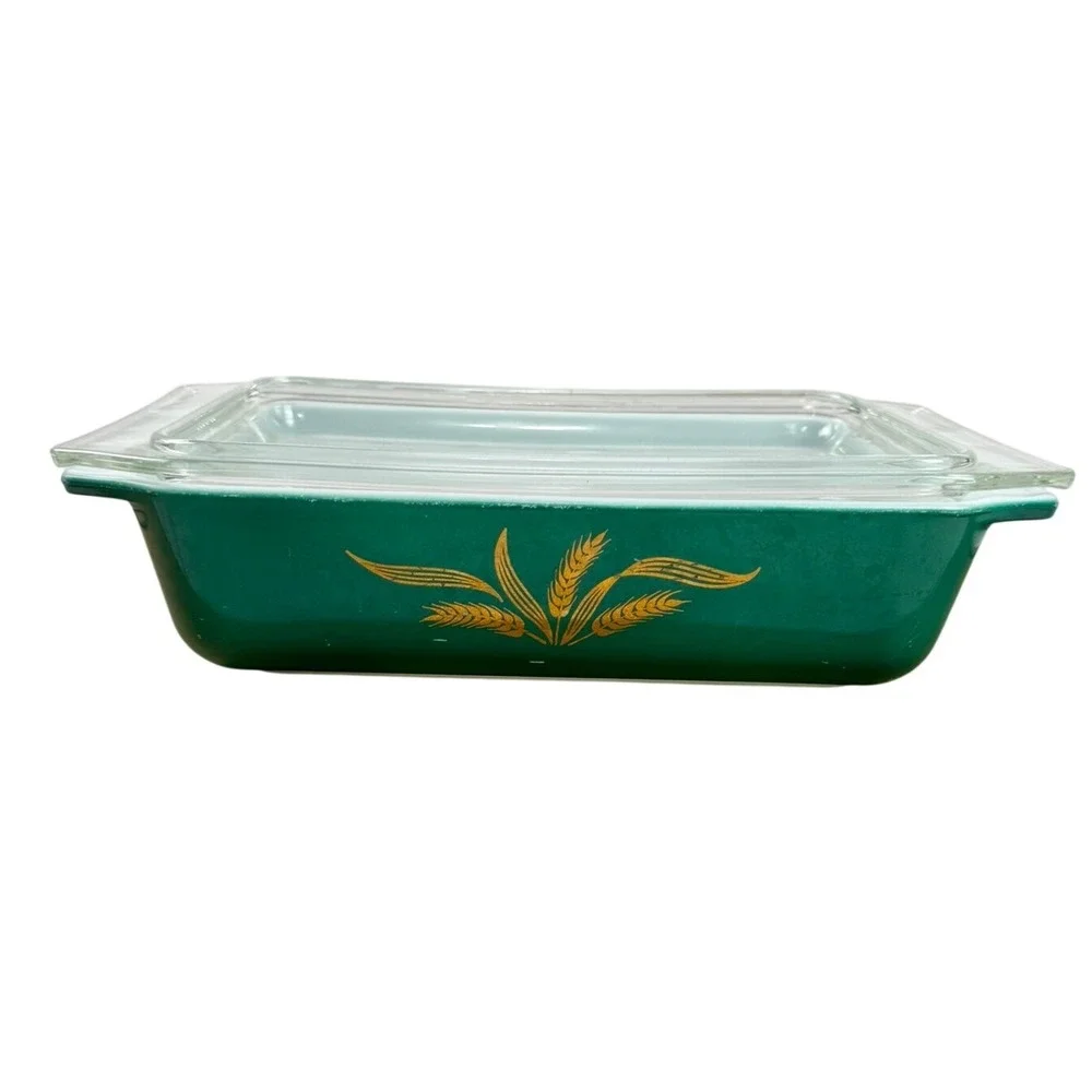 Pyrex 575-B Green Wheat Hospitality Promotional Space Saver 2 QT Casserole Lid